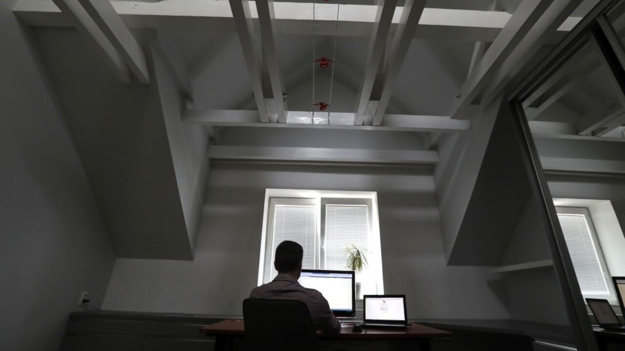 Užívateľom slovenskej sociálnej siete kradnú intímne fotografie