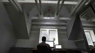 Užívateľom slovenskej sociálnej siete kradnú intímne fotografie