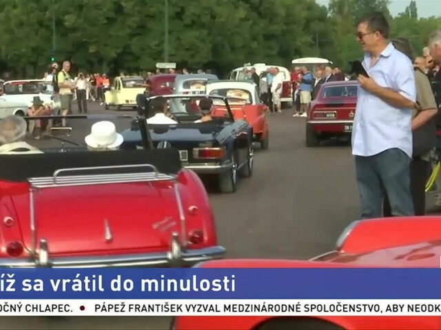 Paríž dýchal históriou, jeho ulicami prešli nablýskané veterány