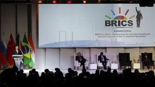 Prezident Si na summite BRICS: Obchodná vojna nebude mať víťaza