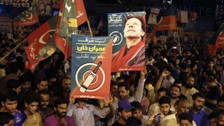 Za víťaza volieb v Pakistane sa vyhlásil bývalý hviezdny hráč kriketu