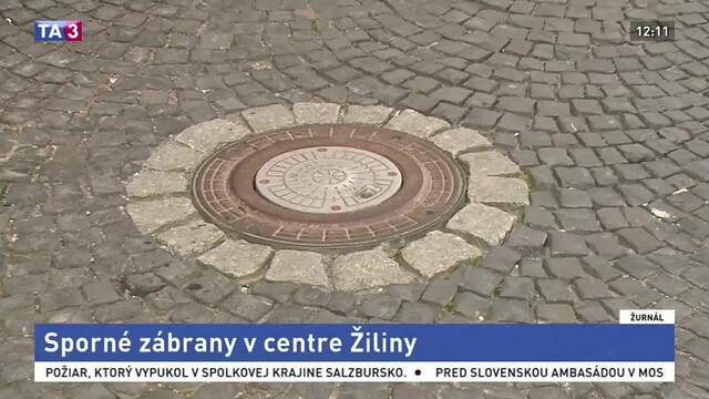 Radnica bojuje proti autám na námestí, majitelia budov protestujú