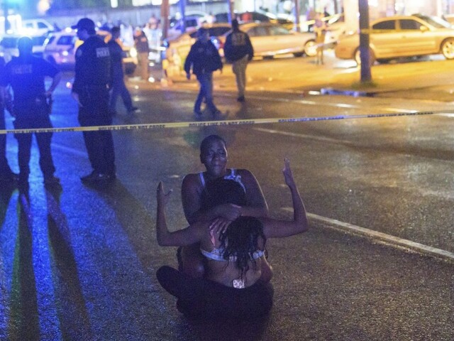 V New Orleans sa strieľalo, hlásia obete aj zranených