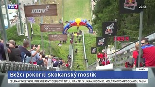 Extrémny beh: stovky nadšencov pokorili skokanský mostík