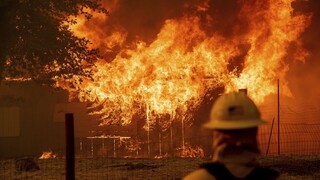V Kalifornii vypukol nový požiar, desiatky domov sú v ohrození
