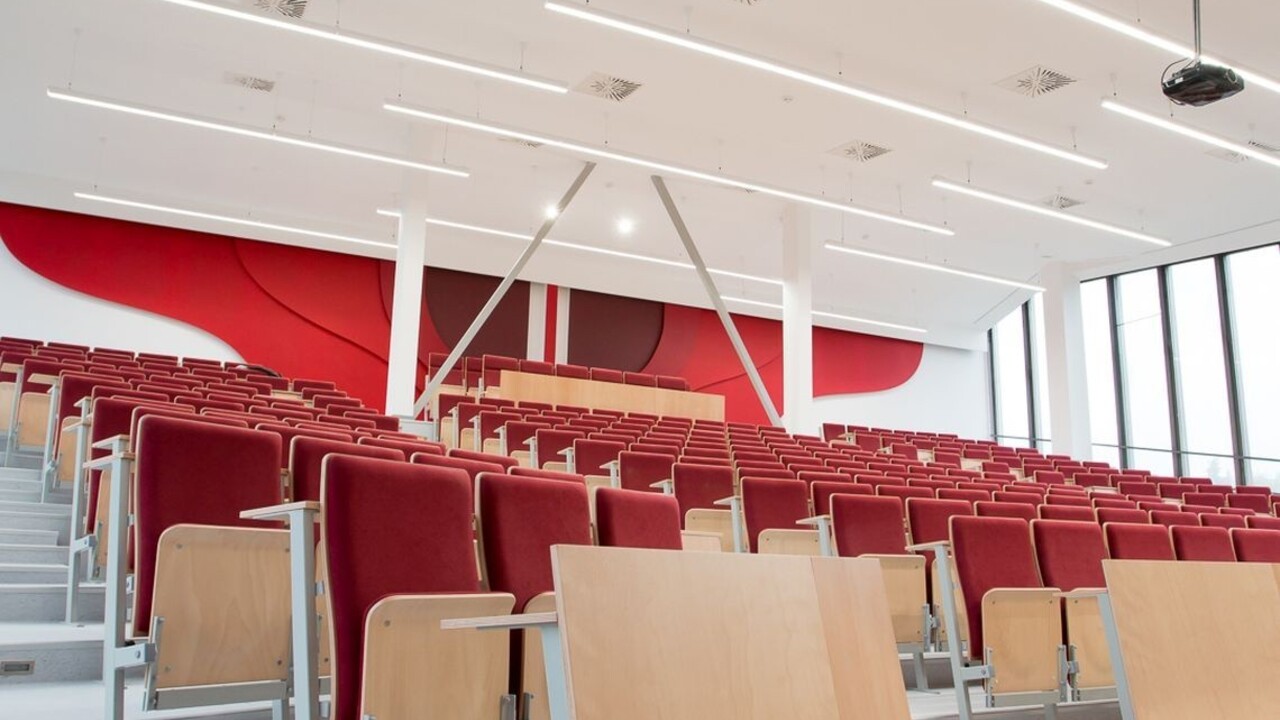 Rezort školstva plánuje ďalšie zvyšovanie platov. Koho sa zmeny dotknú?