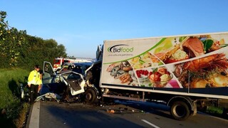 Dodávka zrazu prešla do protismeru, zrážka pri Prešove má tri obete