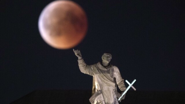 germany-lunar-eclipse-51383-79e0abcb0f1b4d67bfe79ac058d944e9_7f000001-0f80-499d.jpg