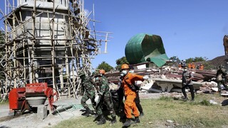 Zemetrasenie na ostrove Lombok si vyžiadalo už takmer stovku obetí
