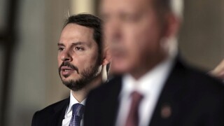 Turecká líra sa naďalej prepadá, prelomila nový rekord