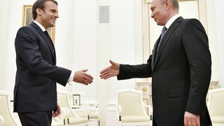 Macron mal telefonát s Putinom, dôvodom bol uväznený režisér