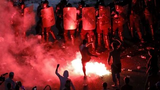 Protest v Rumunsku prešiel do násilia, hlásia stovky zranených