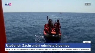Záchranárske plavidlá nám odmietajú pomôcť, tvrdia utečenci
