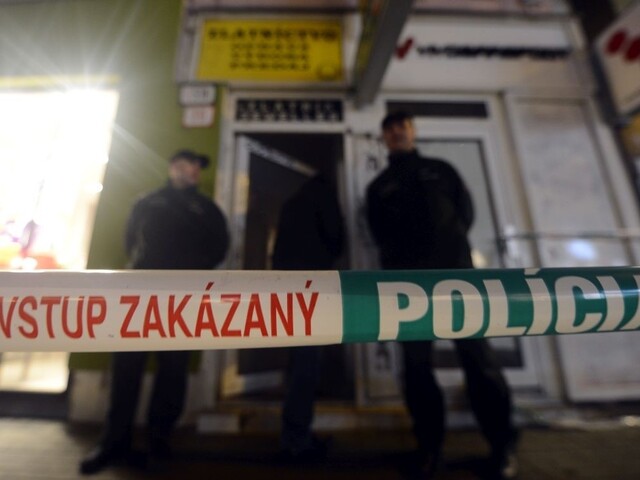 Horor v Košiciach. Muž vyhodil ženu z balkóna, neprežila