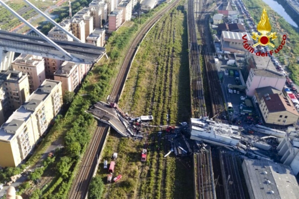 italy-highway-collapse-16791-a01be7eb58b0499fb09e245af2cdc270_a45d38cb.jpg