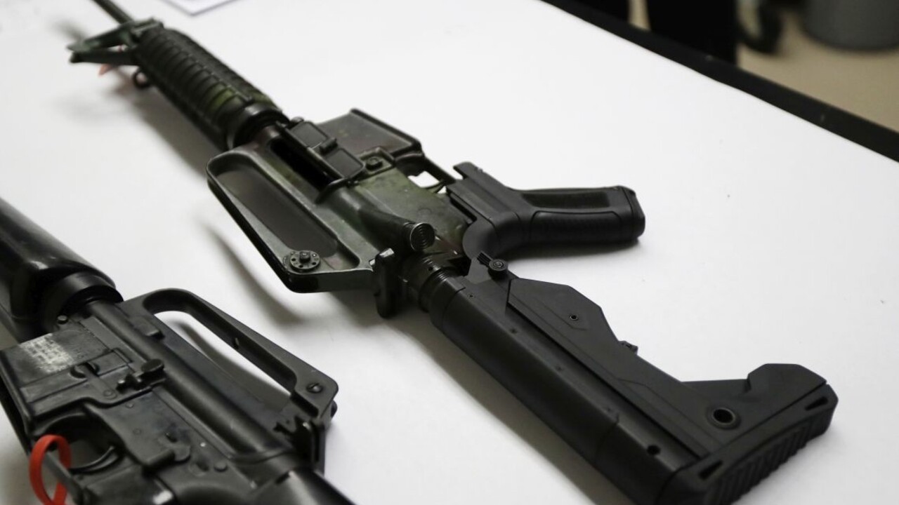 Zavádzajú? AI upozornila na nezrovnalosti v správe o vývoze zbraní