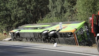 Nemecko autobus havária priekopa 1140 px (SITA/AP)