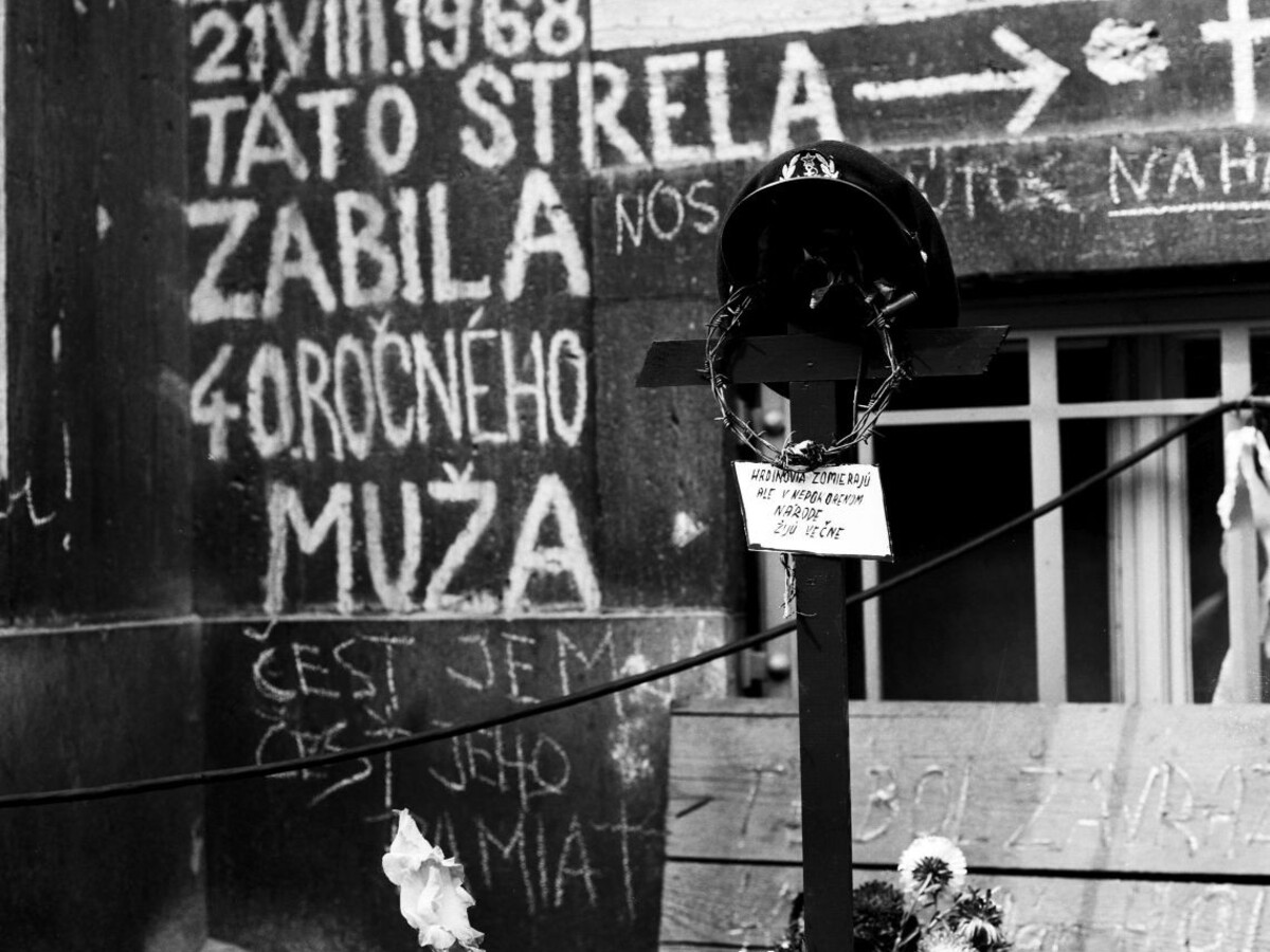 August 1968 kríž Ján Holík Varšavská zmluva deň po vstupe vojsk 1140 px (Archív TASR/Miroslav Vojtek)