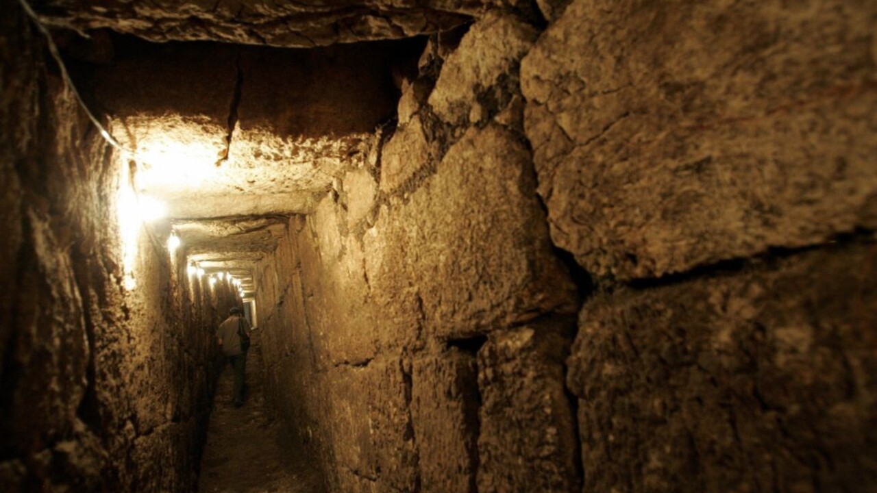 Žiadala muža o pivnicu, vyhĺbil neuveriteľný podzemný labyrint