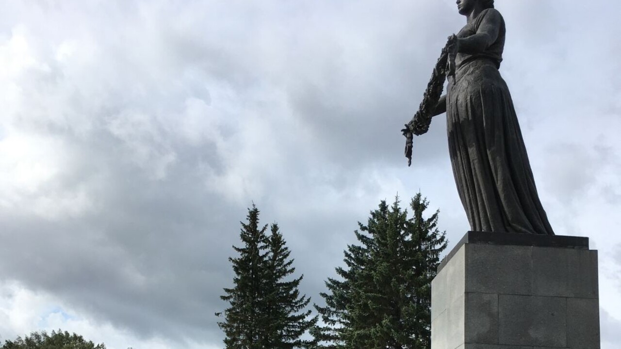 Výhercovia recitačnej súťaže Puškinov pamätník navštívili Petrohrad