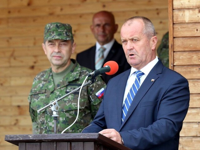 Fotogaléria: Minister obrany vítal vojakov zo zahraničných misií