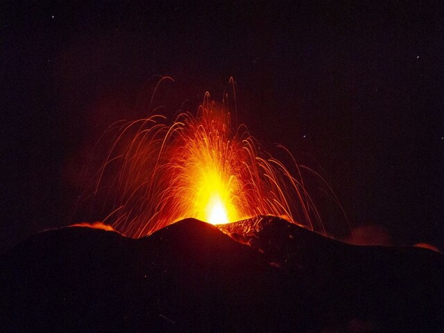 Sopka na Islande chrlí lávu už pol roka. Jej erupcia patrí k najdlhším