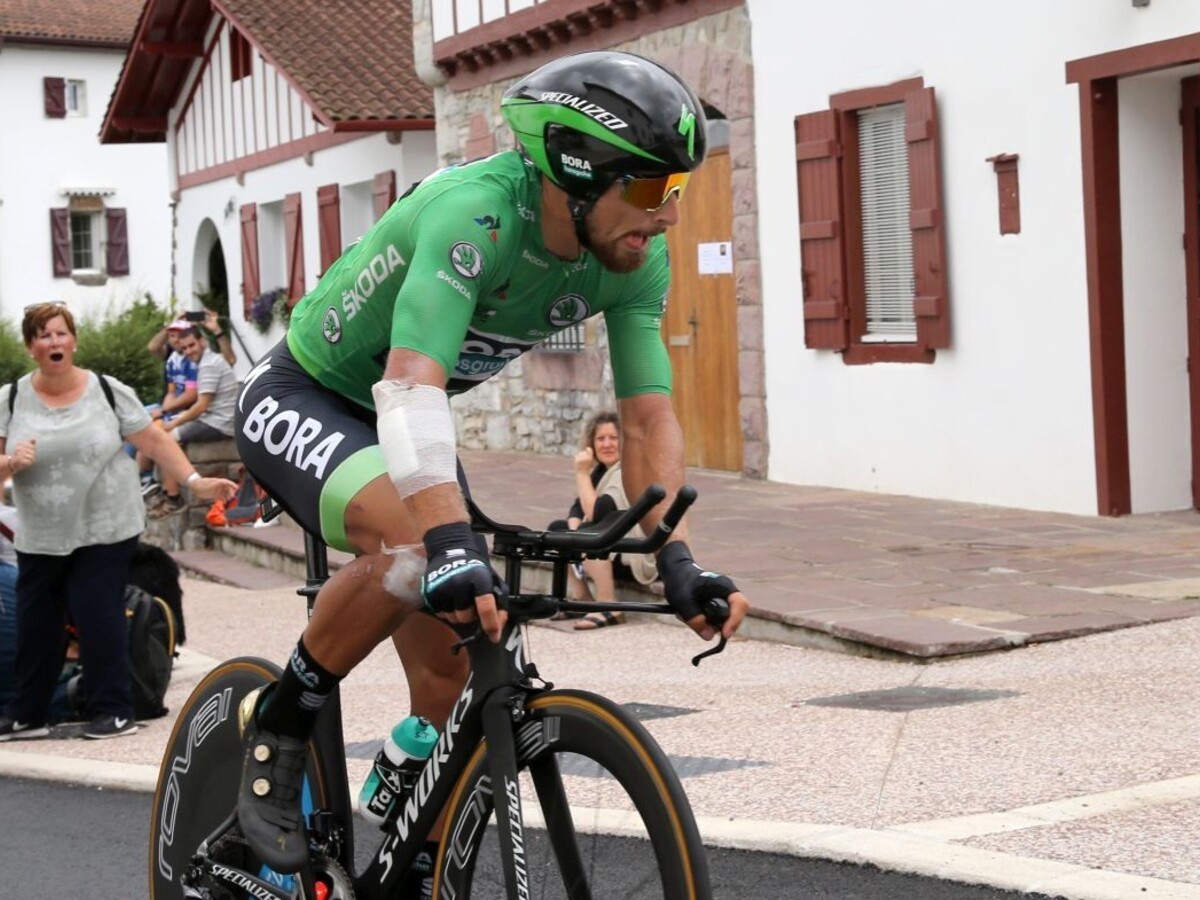 Víťazom individuálnej časovky je Dennis, Sagan stratil 38 sekúnd