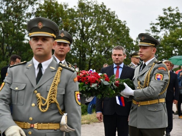 Premiér si uctil hrdinov SNP, na oslavách sa zišli stovky návštevníkov