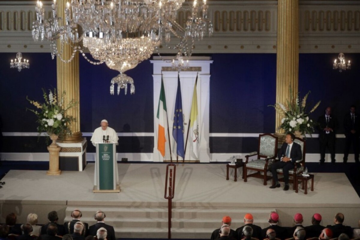ireland-pope-20569-119d5bc899114451be11e15017f844ae_6be1e65b.jpg
