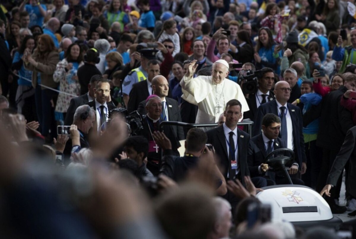 ireland-pope-73902-26adf6a291e64efd97729b8c64bc30e9_d1637d5d.jpg