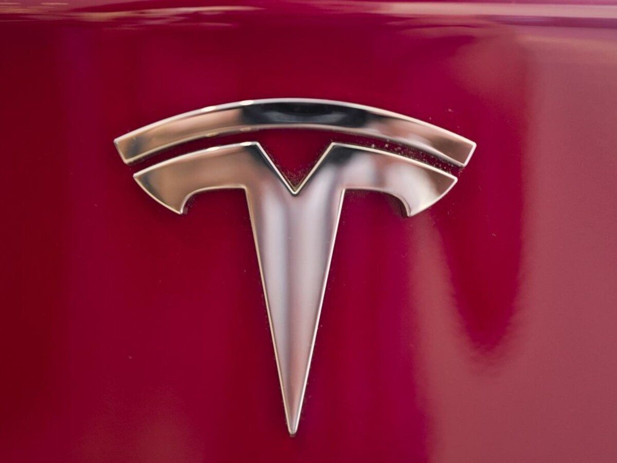 Tesla znak logo ilu 1140 px (SITA/AP)