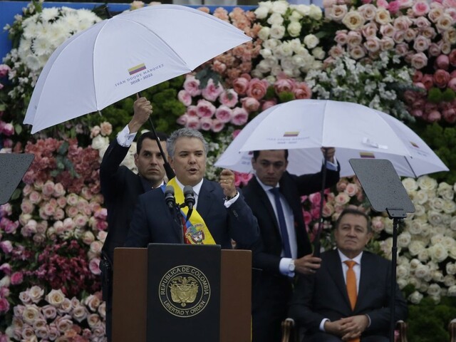 Korupcia je v Kolumbii ako mor, tvrdia občania. Zničí ju referendum?
