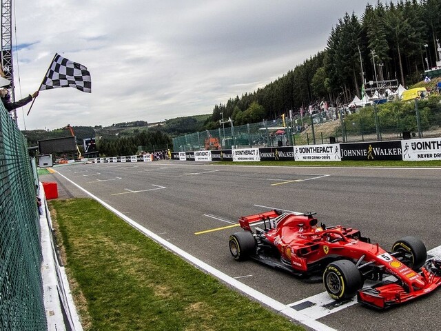 Vettel triumfoval na VC Belgicka, Hamiltona predstihol už v úvode