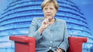 Rozkol v nemeckej politike. Merkelová odmietla návrh o migrantoch