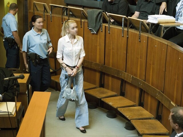 Má na svedomí štyroch ľudí. Rezešova dcéra Eva vyšla na slobodu