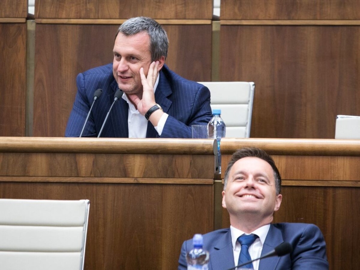 Nemáme námietky voči cestovným poukazom, vyhlásil Kažimír