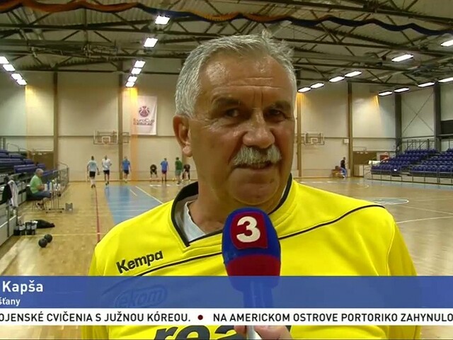 Piešťany budú hrať hádzanársku extraligu aj so 63-ročným brankárom