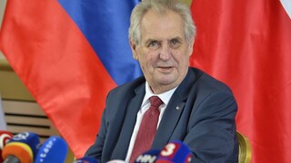 Zeman opäť urážal novinárov. Ľutuje, že sa ich nepodarilo vyhubiť