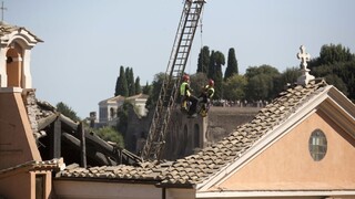 Na turistami vyhľadávanom kostole v Ríme sa zrútila strecha