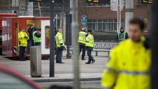 Ozbrojenec útočil na stanici v Amsterdame, hlásia zranených