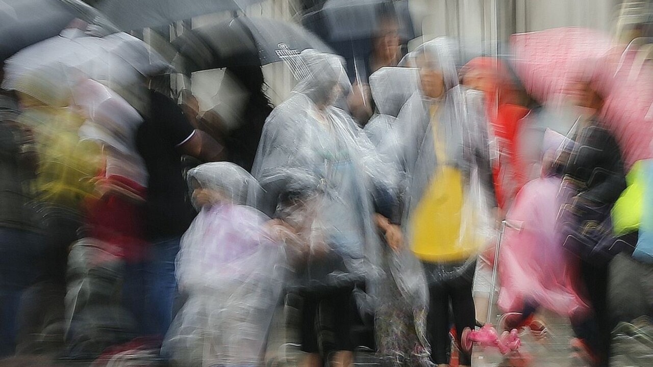 Odborníci varujú pred búrkami: k dažďu sa môžu pridať krúpy