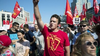 Tisícky Rusov vyšli do ulíc, protestovali proti dôchodkovej reforme