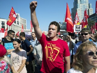 Tisícky Rusov vyšli do ulíc, protestovali proti dôchodkovej reforme