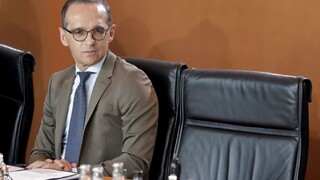 Nenúťme štáty EÚ prijímať migrantov, odkazuje šéf nemeckej diplomacie