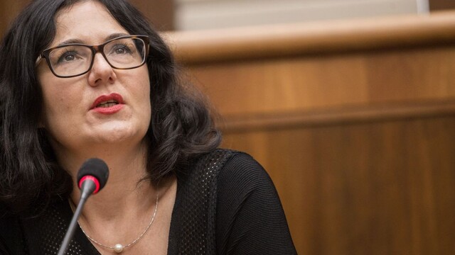 Lubyová ministerka školstva 1140 px (SITA/Branislav Bibel!