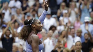 Serena mieri do štvrťfinále US Open, zdolala Estónku Kanepionovú