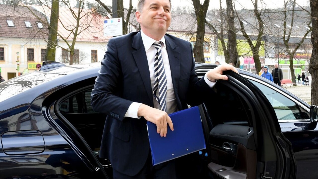 Bude guvernérom? Slúžim vlasti a pracujem, odpovedal Kažimír