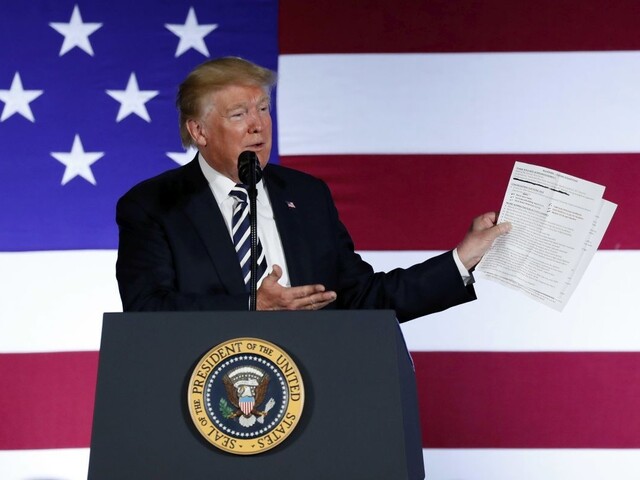 Trump chcel dať zavraždiť diktátora, píše preslávený novinár