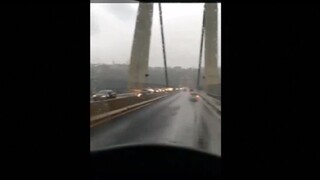 Obrovská trhlina. Video ukazuje most smrti tesne pred kolapsom