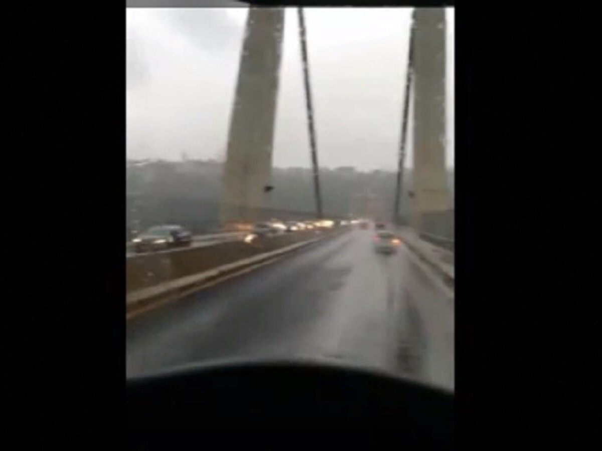 Obrovská trhlina. Video ukazuje most smrti tesne pred kolapsom